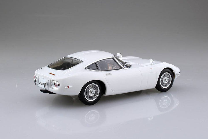 Aoshima 1/32 SNAP Toyota 2000GT (Pegasus White)