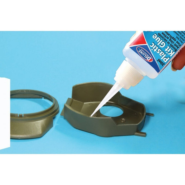 Deluxe Materials Plastic Kit Glue 20mL